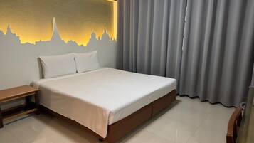 Standard Room | Desk, blackout curtains, free WiFi, bed sheets