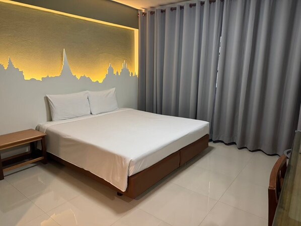 Rom – standard | Skrivebord, blendingsgardiner, wi-fi (inkludert) og sengetøy