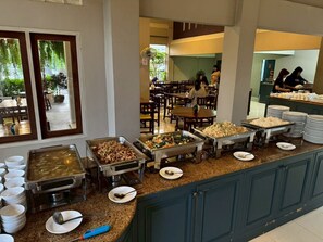 Alimentos y bebidas