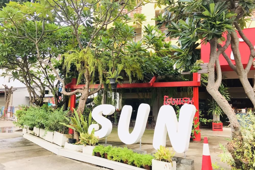 Sun Hotel