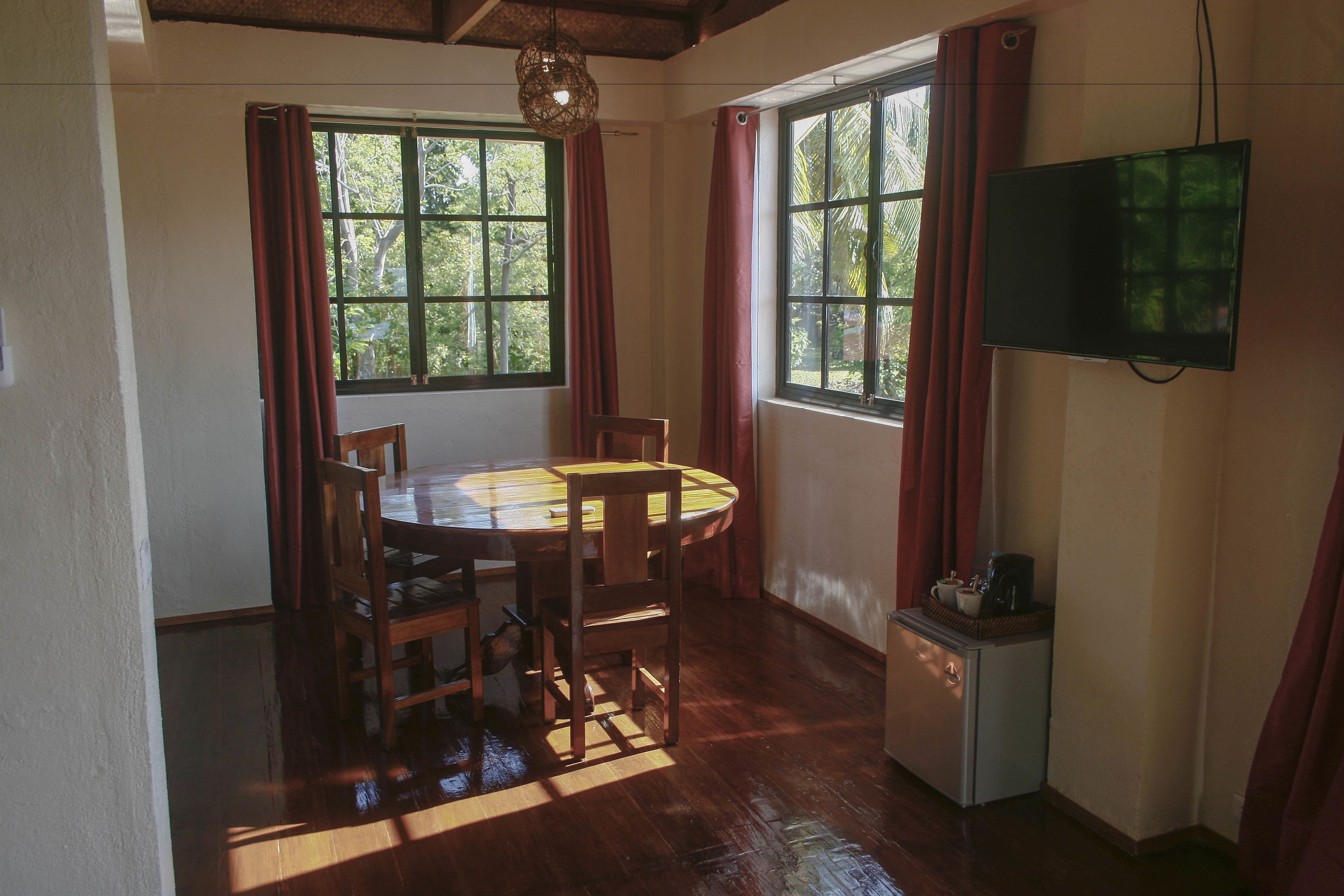 junior suite, 1 bedroom, sea view | minibar