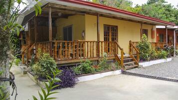 Familiesuite - 2 soveværelser - havudsigt | 1 soveværelse, sengetøj