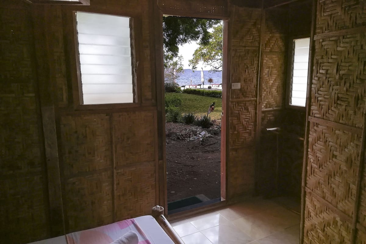 traditional cottage, 1 queen bed, sea view | bed sheets