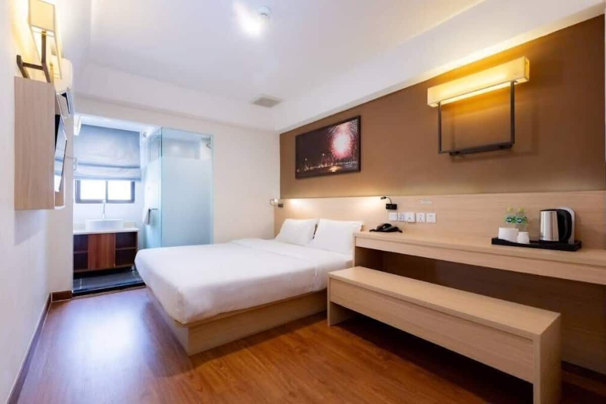 Standard Double Room | Desk, soundproofing, WiFi (free)