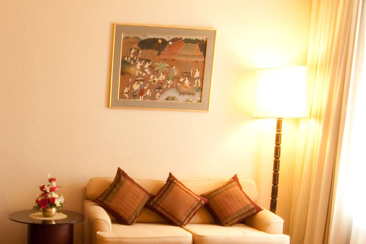 deluxe single room | premium bedding, minibar, desk, free wifi
