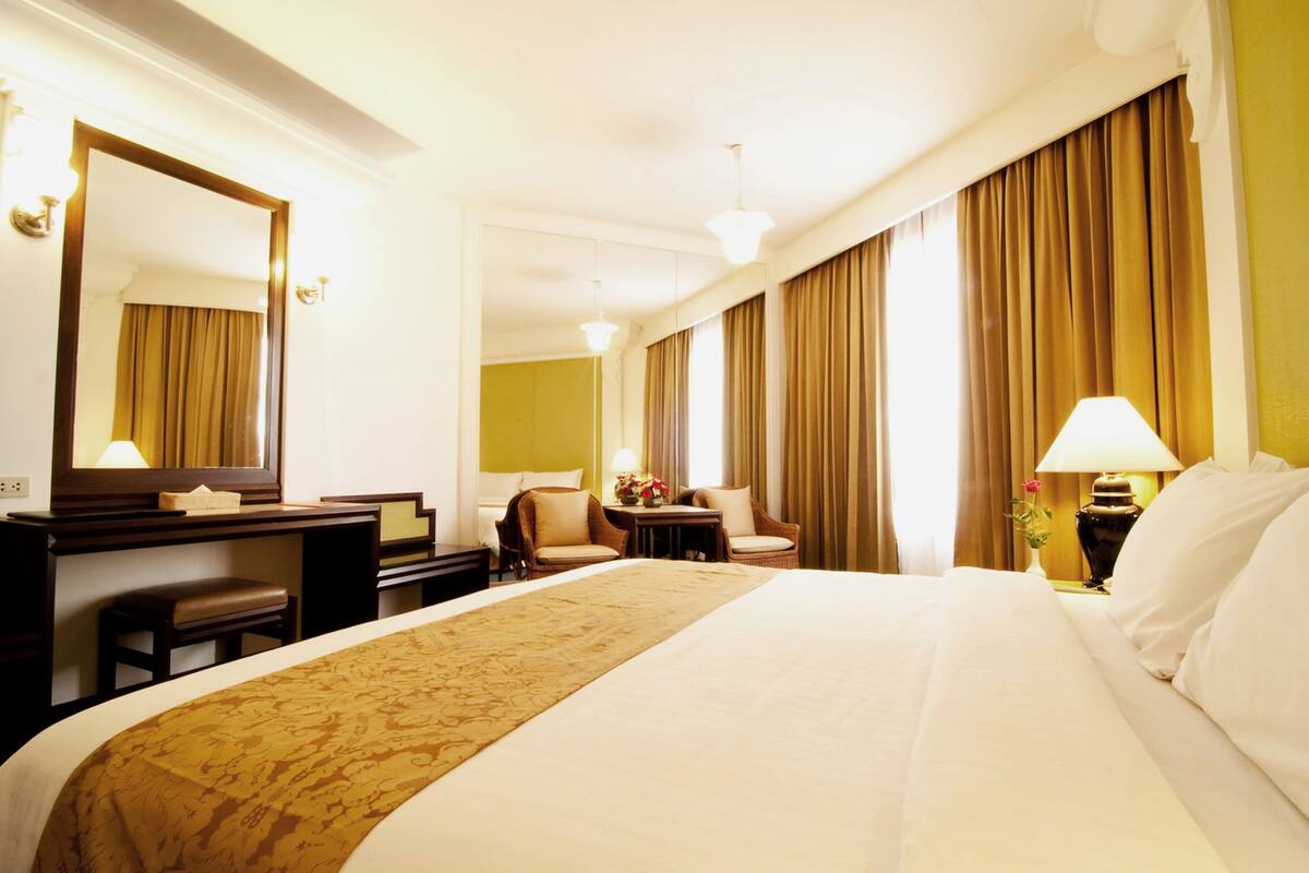 superior single room | premium bedding, minibar, desk, free wifi