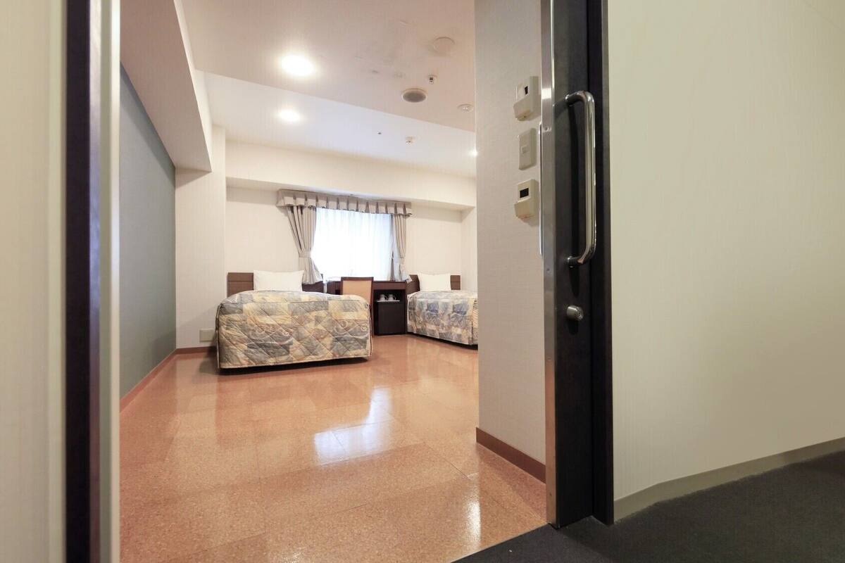 Ropa de cama de alta calidad y escritorio