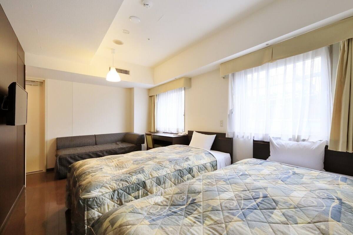 Ropa de cama de alta calidad y escritorio