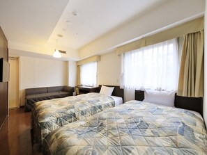 Premium bedding, desk, laptop workspace, free WiFi - Yokohama Mandarin Hotel (Yokohama)