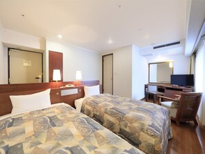 Tomannsrom – deluxe, ikke-røyk (2 people use) | Sengetøy av topp kvalitet, skrivebord og skrivebord for bærbar PC