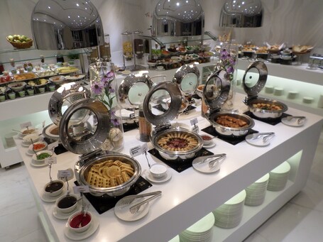 Hawthorn Suites by Wyndham Abu Dhabi City Centre - Image 20