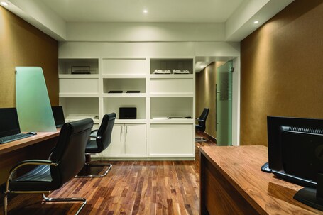 Hawthorn Suites by Wyndham Abu Dhabi City Centre - Image 12