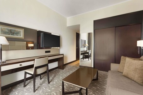 Hawthorn Suites by Wyndham Abu Dhabi City Centre - Image 40