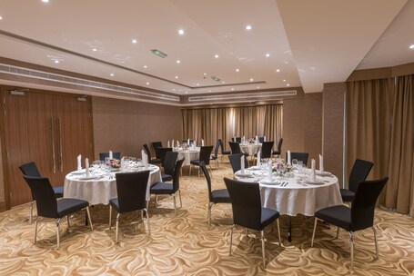 Hawthorn Suites by Wyndham Abu Dhabi City Centre - Image 13