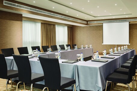 Hawthorn Suites by Wyndham Abu Dhabi City Centre - Image 24