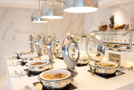 Hawthorn Suites by Wyndham Abu Dhabi City Centre - Image 47