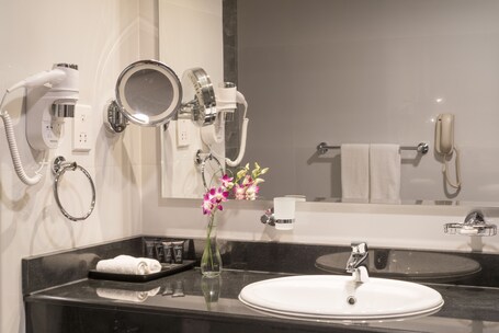 Hawthorn Suites by Wyndham Abu Dhabi City Centre - Image 22
