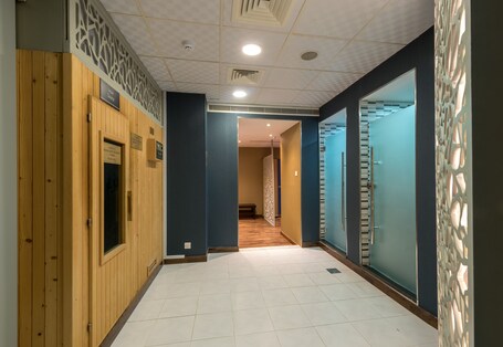 Hawthorn Suites by Wyndham Abu Dhabi City Centre - Image 46