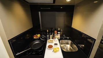 Coffee/tea maker, electric kettle