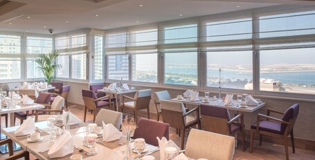 Hawthorn Suites by Wyndham Abu Dhabi City Centre - Image 49