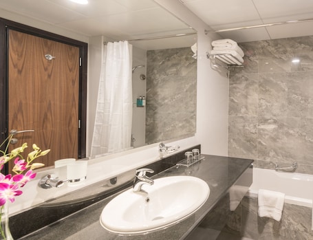 Hawthorn Suites by Wyndham Abu Dhabi City Centre - Image 30