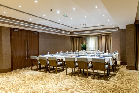 Hawthorn Suites by Wyndham Abu Dhabi City Centre - Image 31