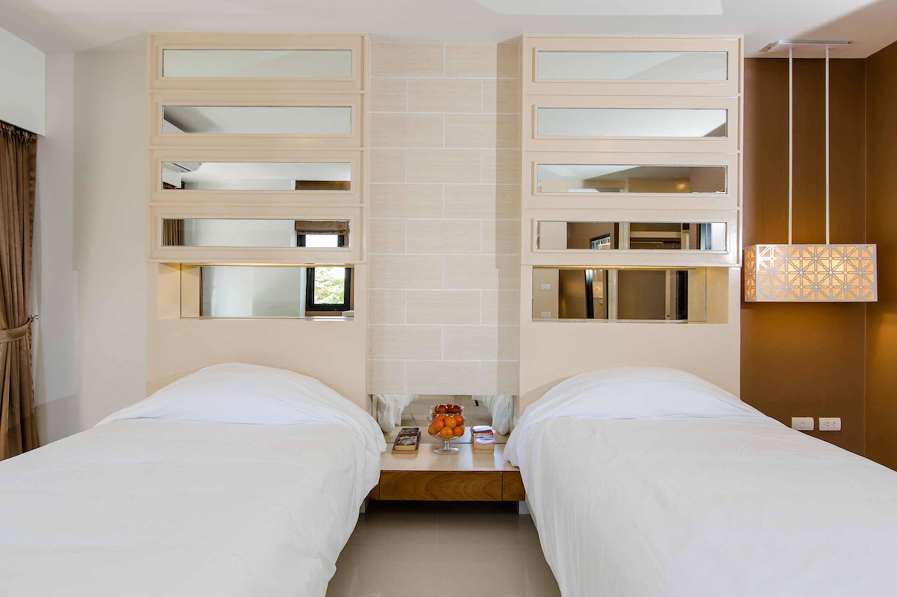 twin room, non smoking | in-room safe, desk, soundproofing, rollaway beds