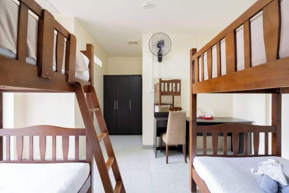 In-room safe, desk, laptop workspace, free WiFi