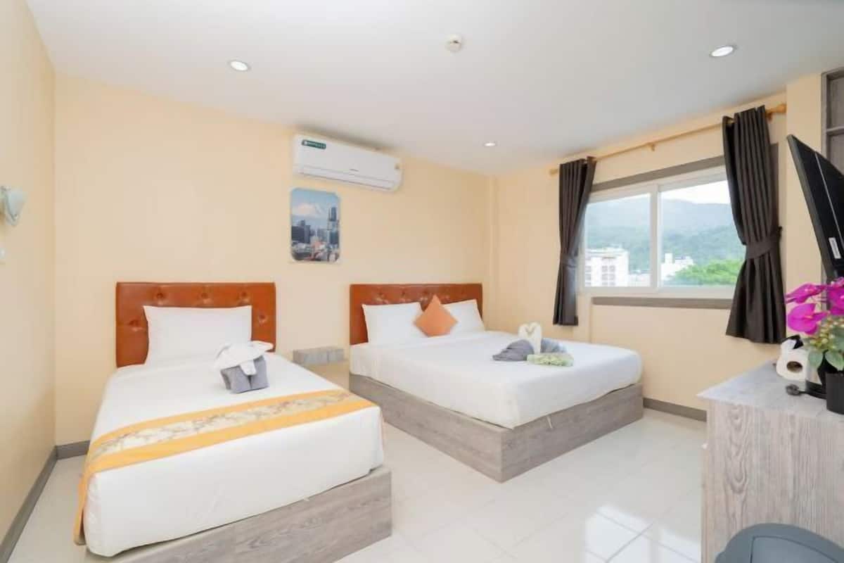 In-room safe, desk, laptop workspace, free WiFi