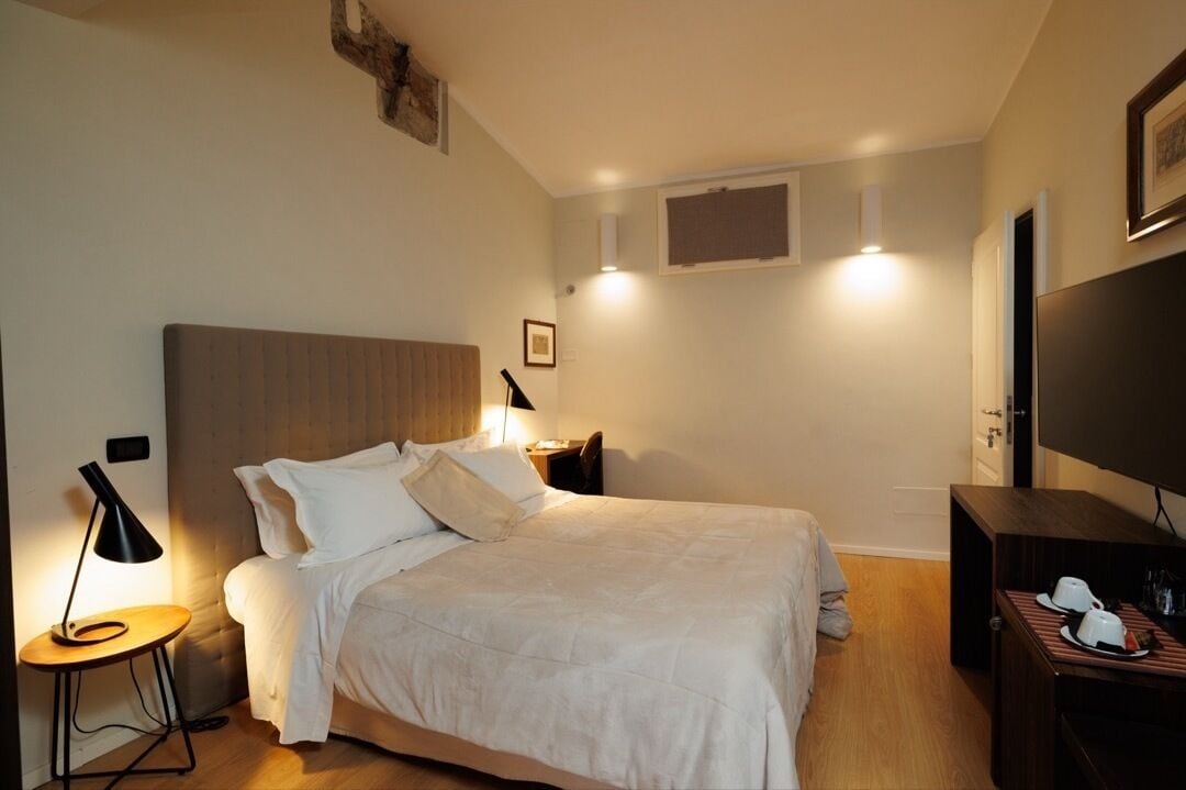 Minibar, soundproofing, iron/ironing board, free WiFi