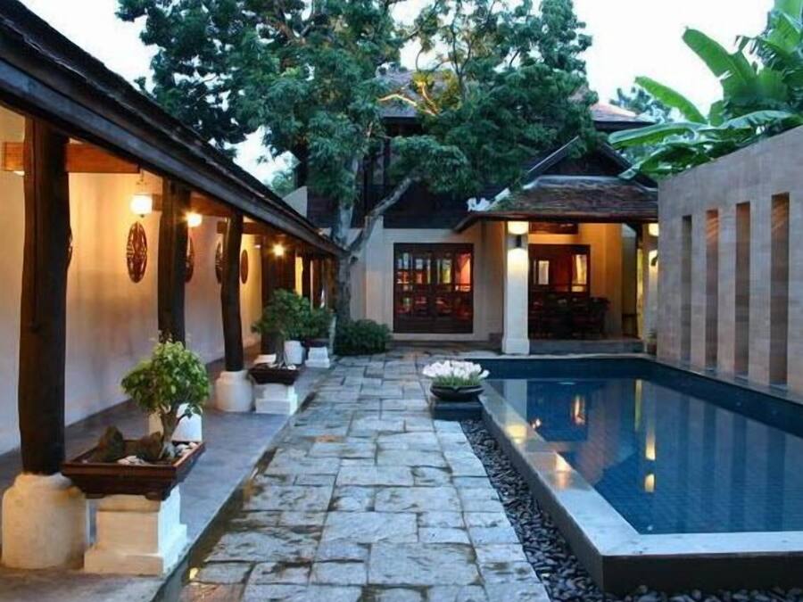 Kolam renang outdoor