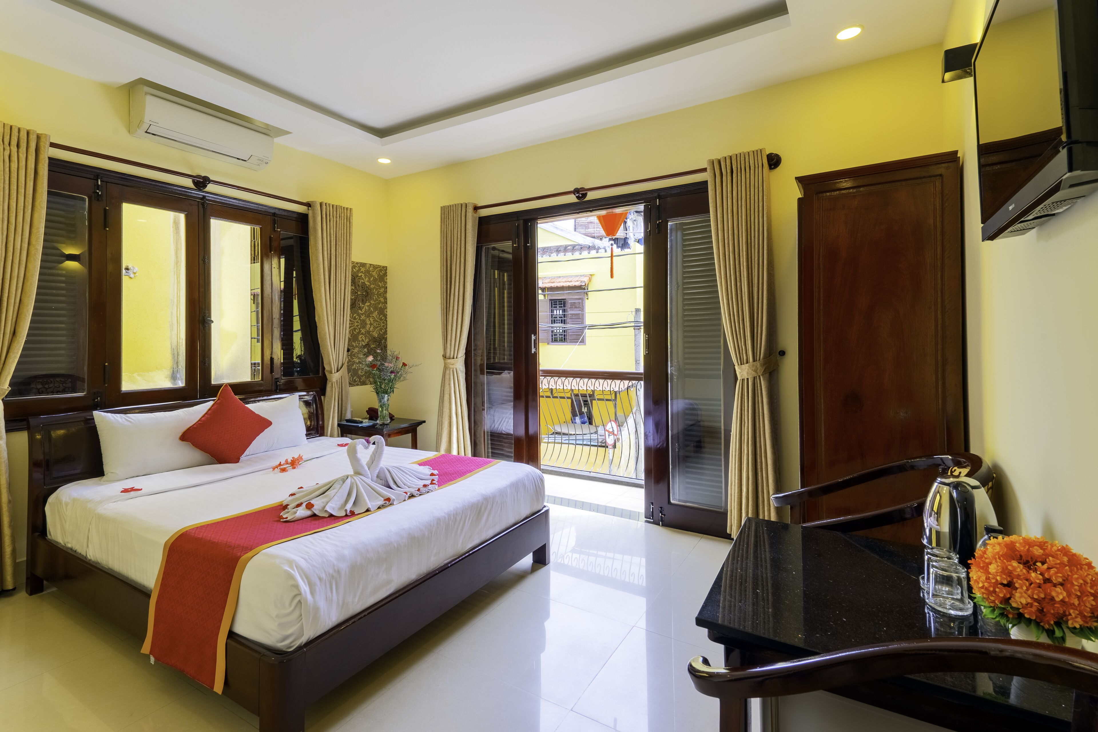 Deluxe Büyük Yataklı Tek Kişilik Oda | Minibar, odada kasa, masa, ses yalıtımı 