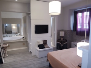 Suite Supérieure, bain à remous