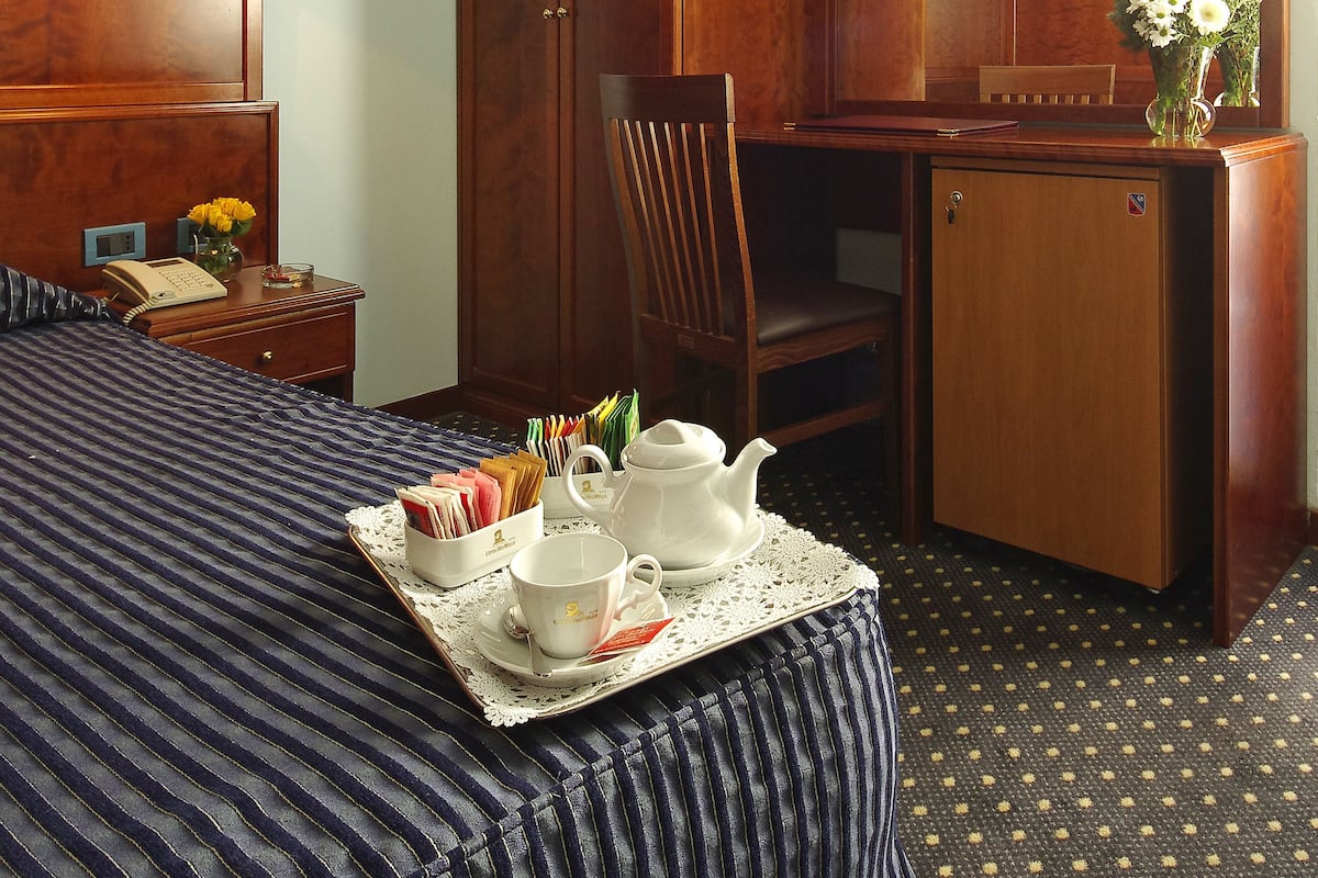 minibar, desk, free wifi, bed sheets