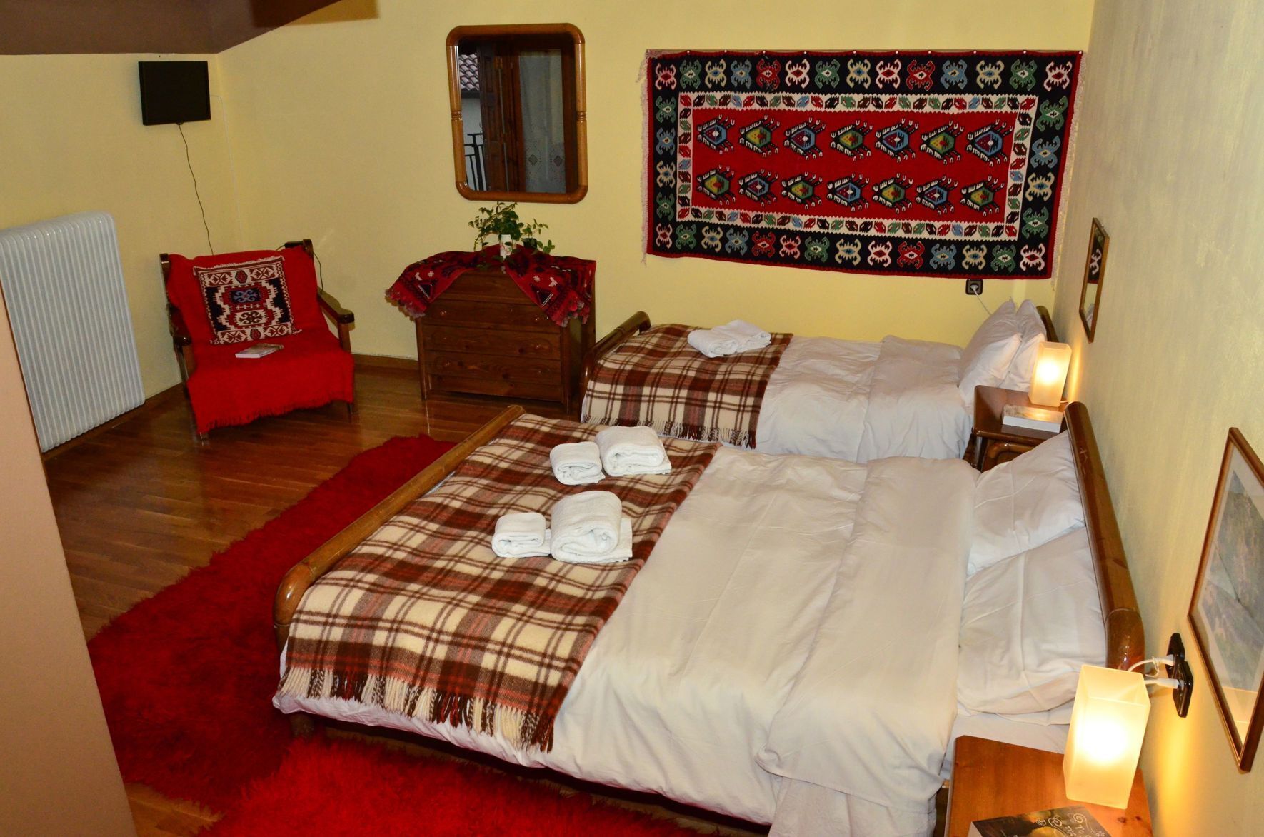 أسرّة أطفال/رضّع (مجانًا) وواي فاي مجانًا