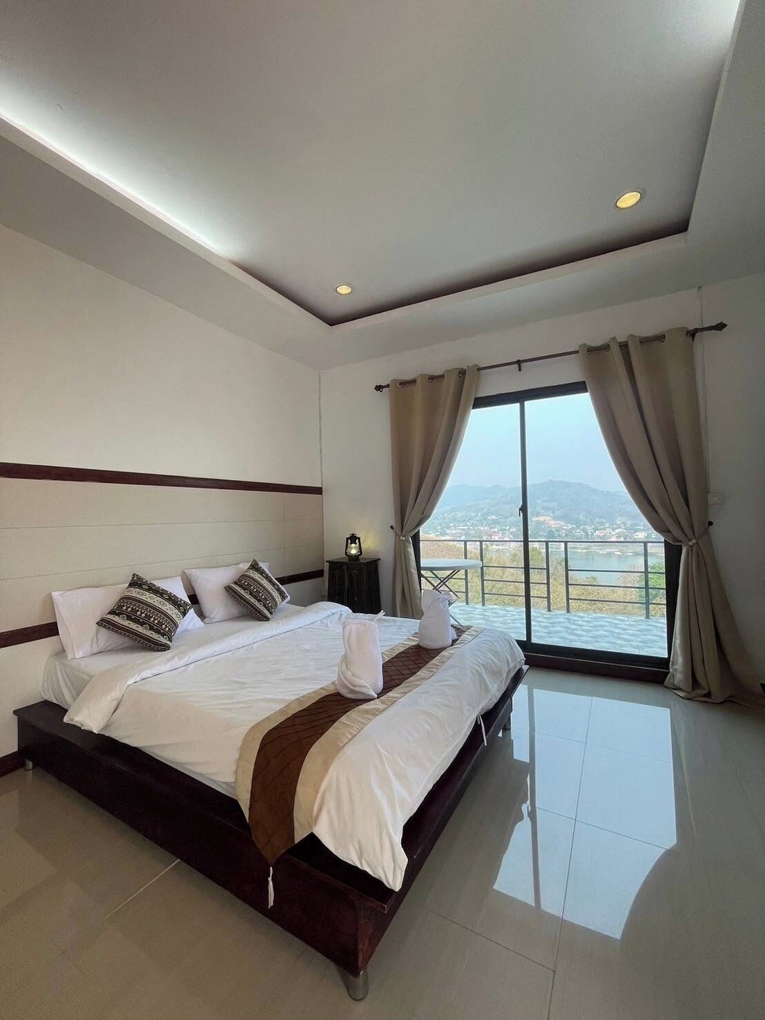 Villa 2 | 遮光カーテン、WiFi (無料)、ベッドシーツ