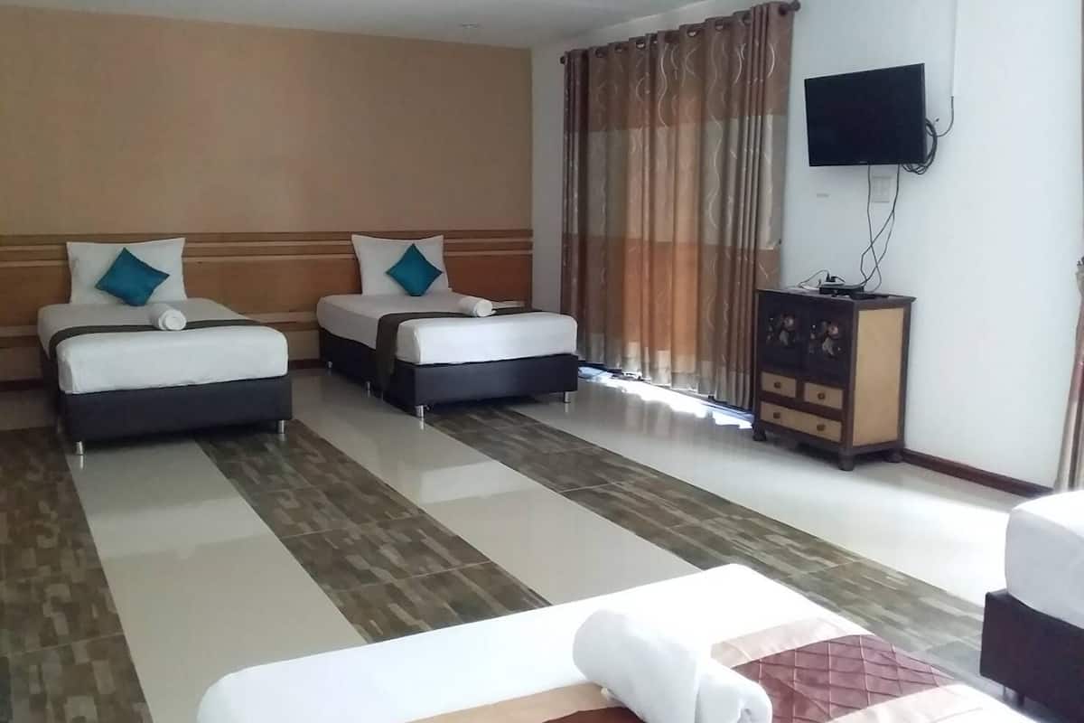 Family Room 4 Single Bed