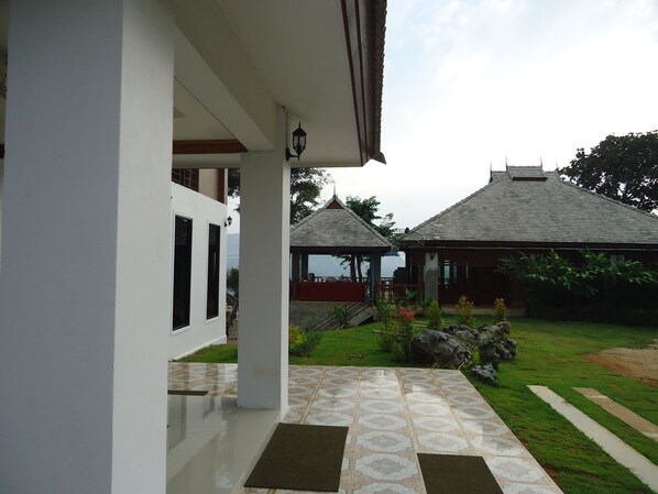Property grounds - Chiang Khong Hill (Chiang Khong)