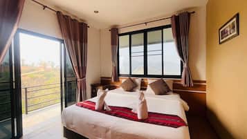 Deluxe Room | Blackout drapes, free WiFi, bed sheets