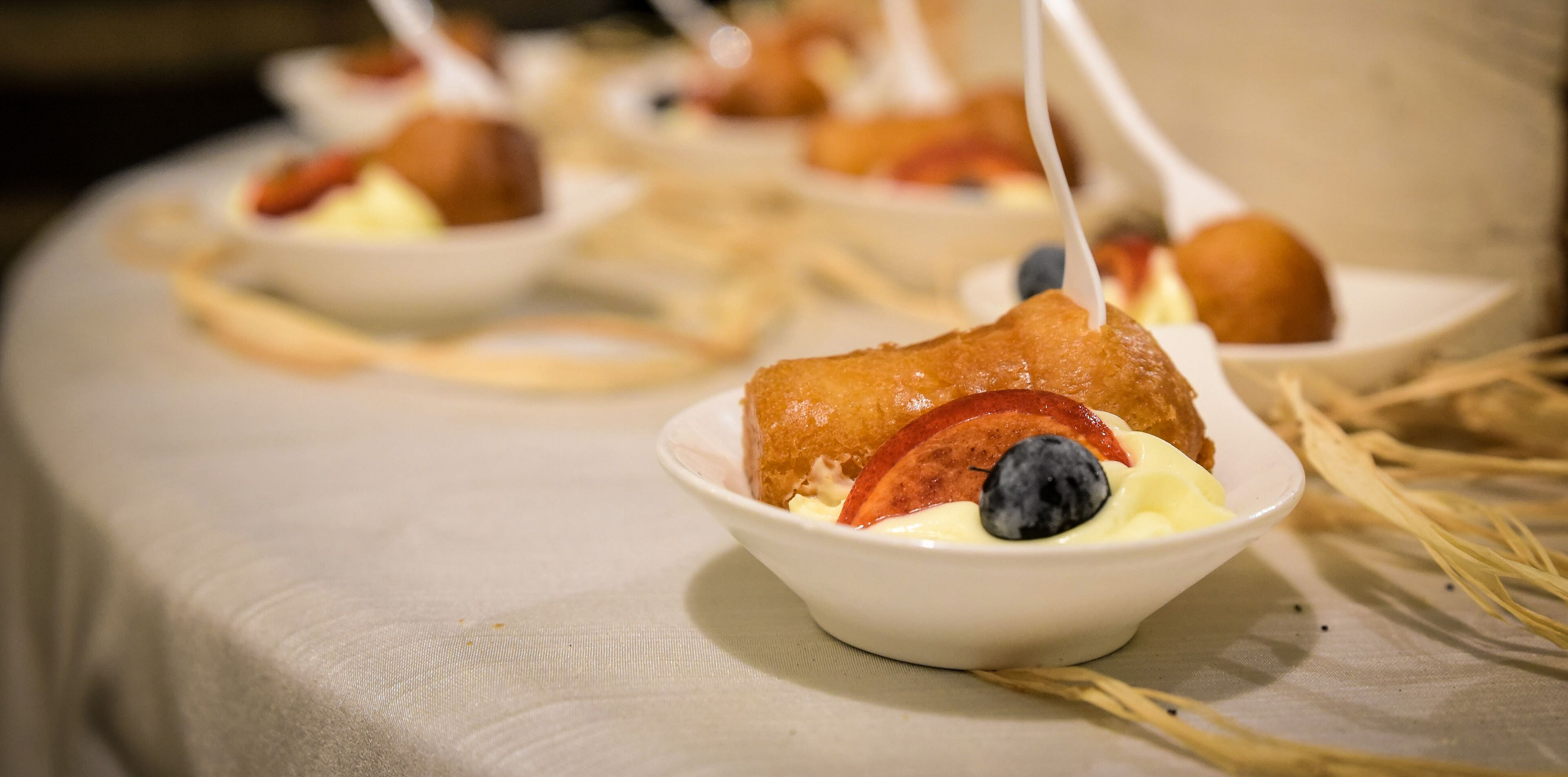 lunch and dinner served, italian cuisine