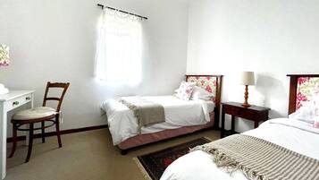 1 多间卧室、高档床上用品、办公桌、免费婴儿床