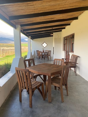 Standard Cottage, 3 Bedrooms, Vineyard View | Terrace/patio