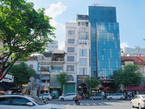 Front of property - Ngan Ha Hotel (Ho Chi Minh City)