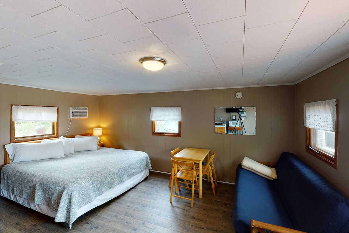 1 habitación, decoración personalizada y muebles diferentes
