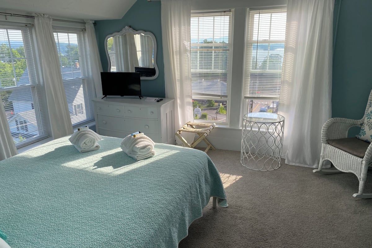1 habitación, decoración personalizada y muebles diferentes