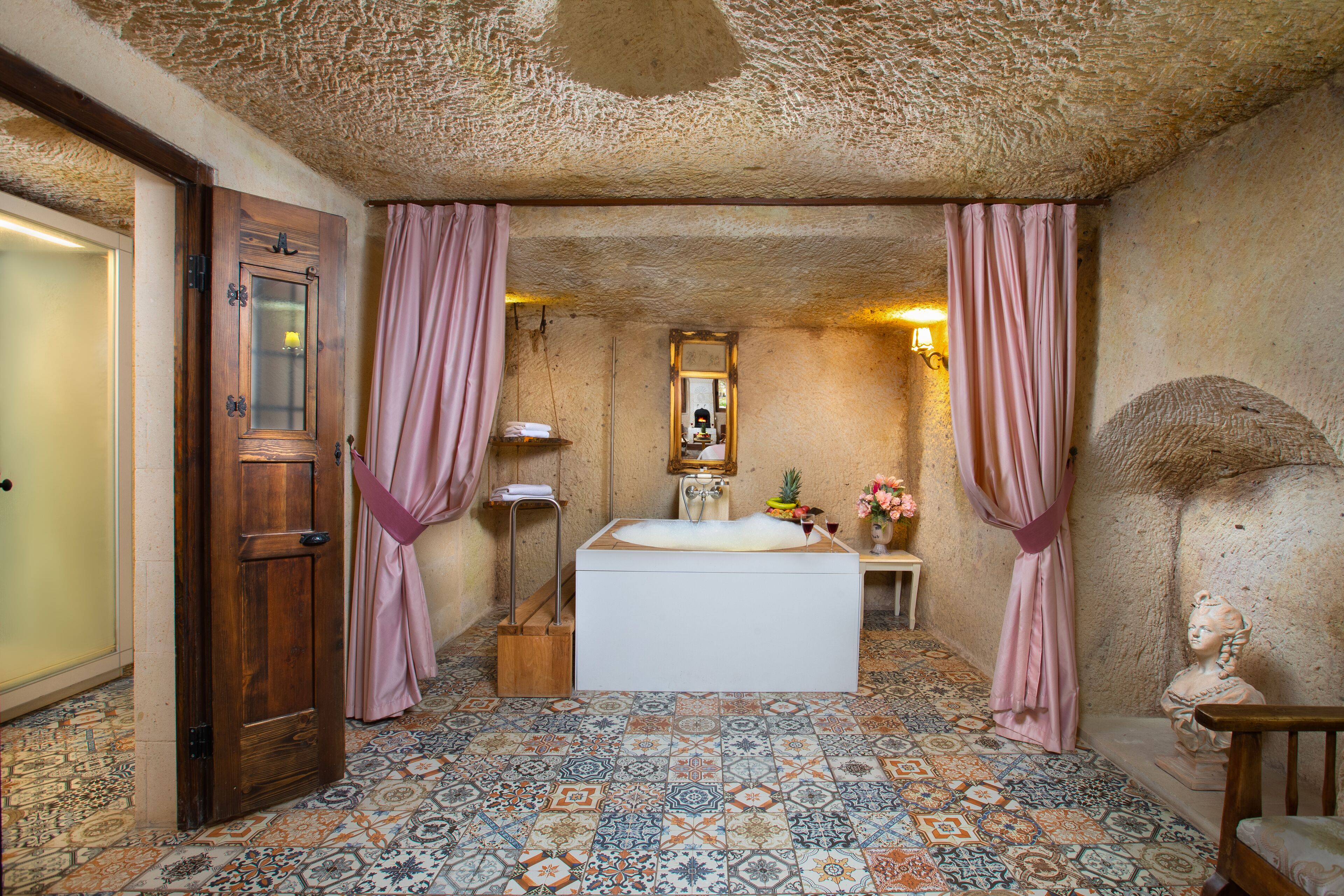 king stone or cave suite | 1 bedroom, minibar, in-room safe, individually decorated