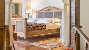 Deluxe Stone Room