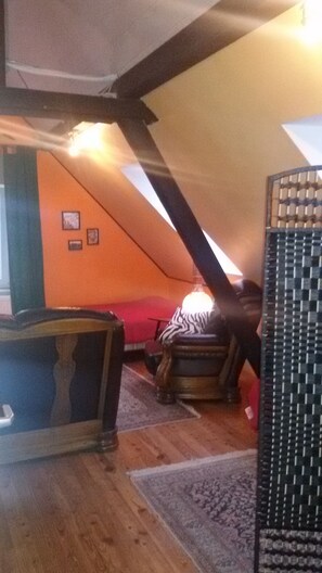 Suite monolocale Standard | Minibar, una scrivania, ferro/asse da stiro