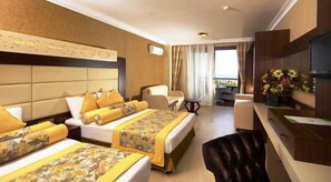 Free minibar, in-room safe, free WiFi