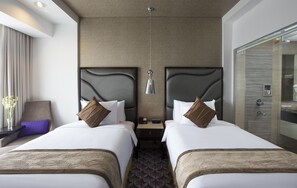 Egyptian cotton sheets, in-room safe, desk, laptop workspace - Nemuru Grand Bellevue Radio Dalam  (Jakarta)